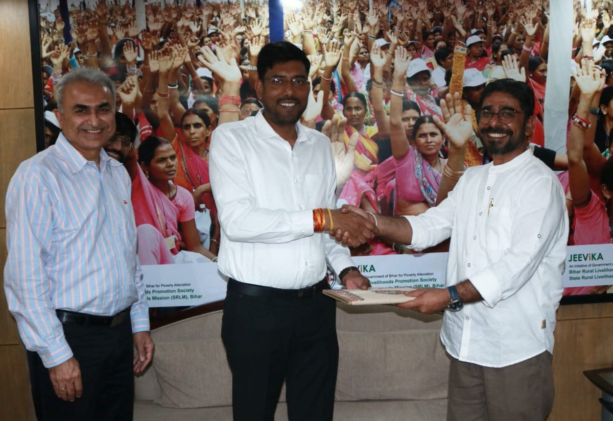 BiharRDD's tweet image. Bihar Rural Livelihoods Promotion Society (JEEVIKA) and Piramal Foundation for Education Leadership have signed an MoU to empower women-led community institutions to build high-performing Cluster Level Federations (CLFs).

#BiharRDD
#Jeevika 
#PiramalFoundation #WomenEmpowerment