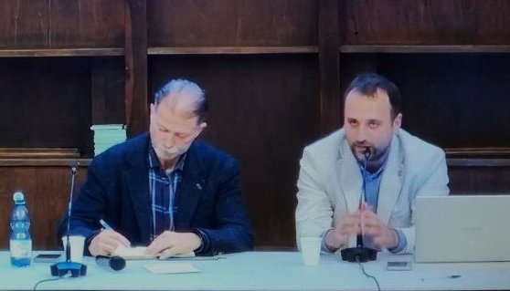 AleFane88's tweet photo. Parlando di #iran e della situazione #geopolitica dei giorni nostri a #siena.

Grazie al #Presidente #raffaeleascheri e a tutta la @bibliotecasiena. 

#Link all'iniziativa: https://t.co/5vblSB7aCo

#relazioniinternazionali #unipolarismo #multipolarismo #MedioOriente https://t.co/SZAV3ixdVD