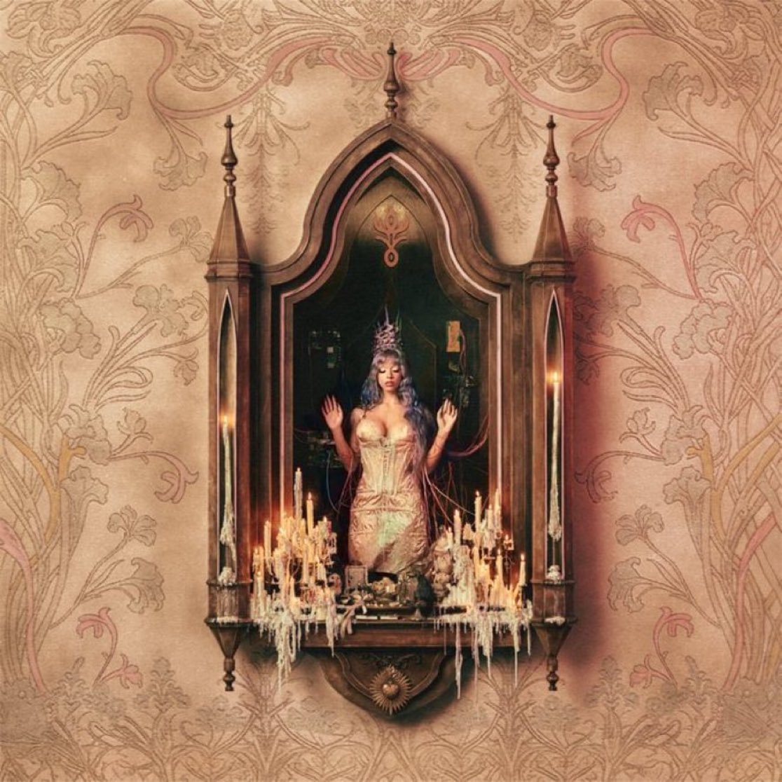 Update Melanie Martinez ⛪ tweet media