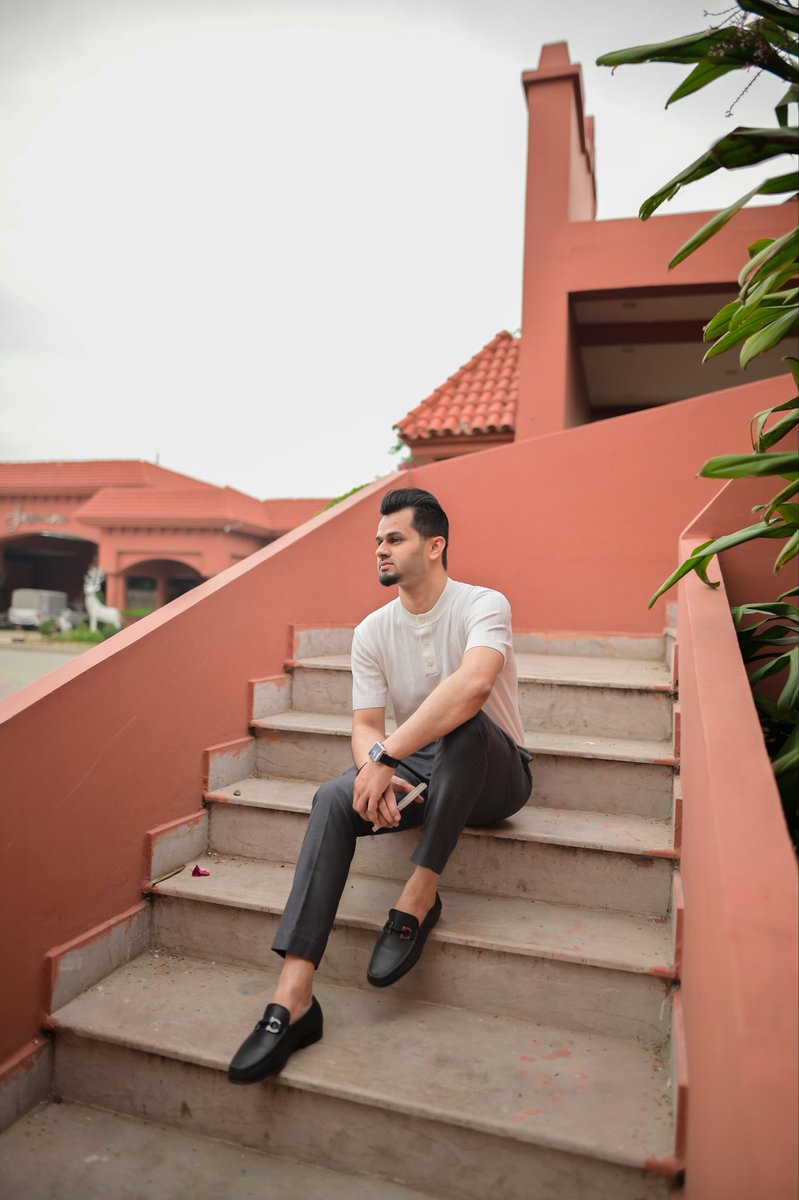 hassanwaseem6's tweet image. جو میں ہوں، اسے کوئی جانتا ہی نہیں،
جو سب جانتے ہیں، وہ میں ہوں ہی نہیں۔

#trend #viral #eidvibes #gucci #apple