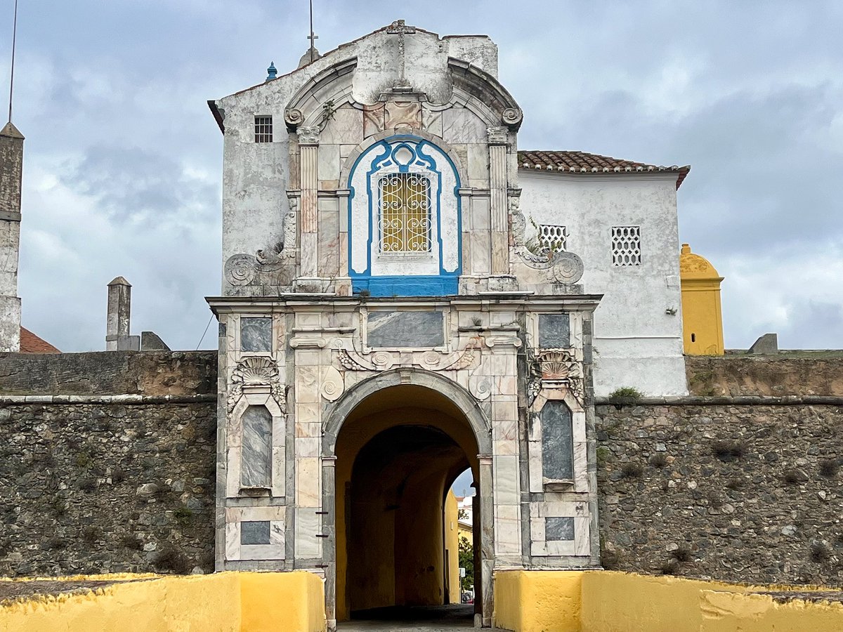 lizzie_hubbard2's tweet image. #Elvas the historic city in the #Alentejo region of #Portugal 🇵🇹 #Portugues 

#VisitPortugal #BestOfPortugal #ThrowbackThursday 😊