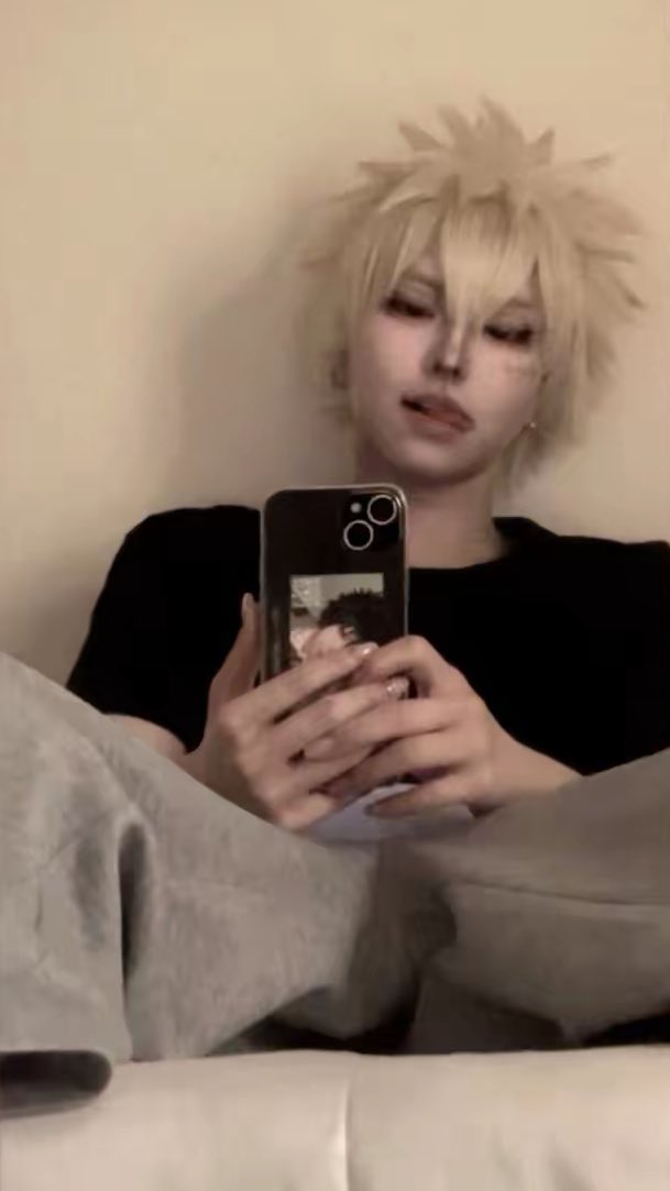 モズク tweet media