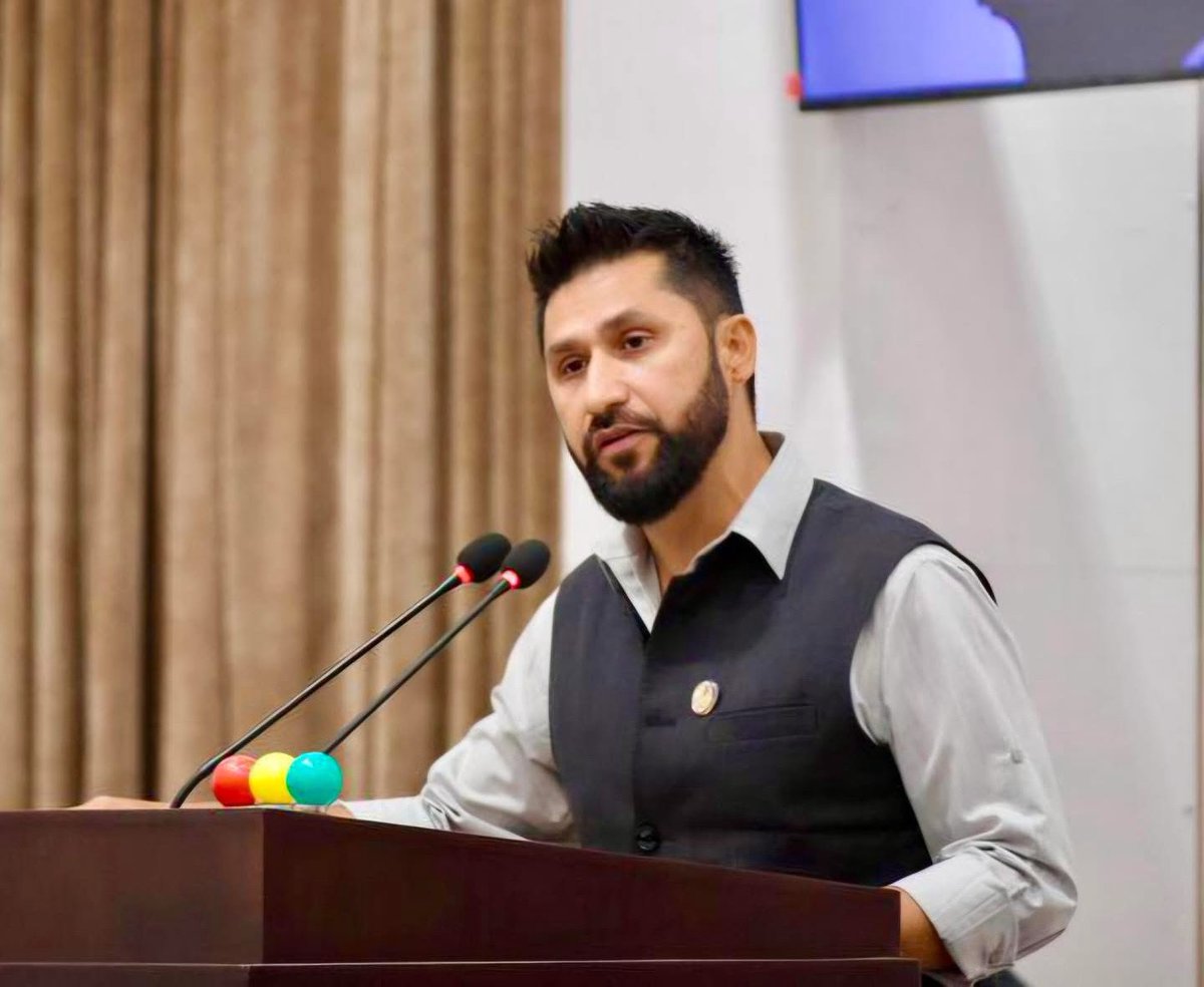 MP Rabi Lamichhane in today's parliament says, "प्रतिपक्ष दलहरुलाई मेरो विनम्र आग्रह छ, हामी माथि चौबिसै घण्टा निगरानी गरिदिनुहोला । शासनमा तपाईंहरुको लामो अनुभव छ । हाम्रा कमजोरी उजागर गरिदिनुहोला । गल्ती देखाइदिनुहोला । फेरि हामीले बाटो बिरायौ भने सच्याइदिनुहोला । यदि हामी