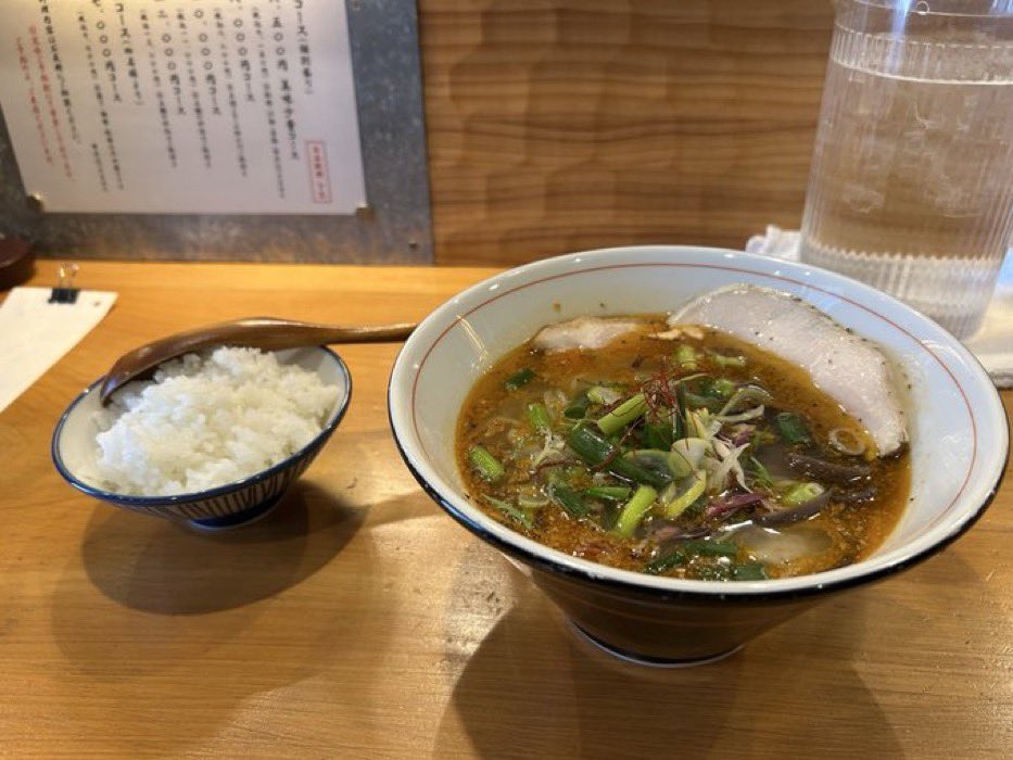 ググ鷹（脳ある鷹は頭がデカイ） tweet media