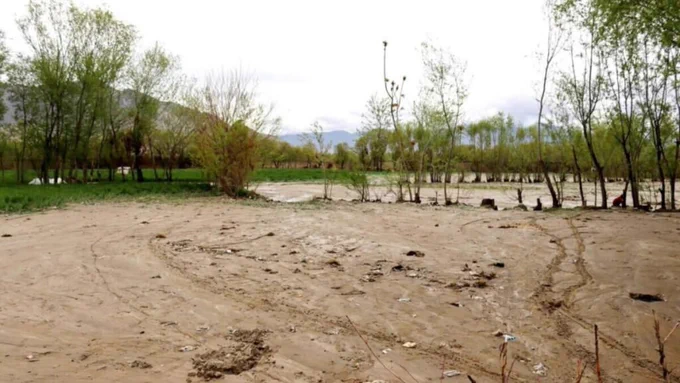 په افغانستان کې وروستیو سېلابونو اته څلوېښت کسان مړه کړل.