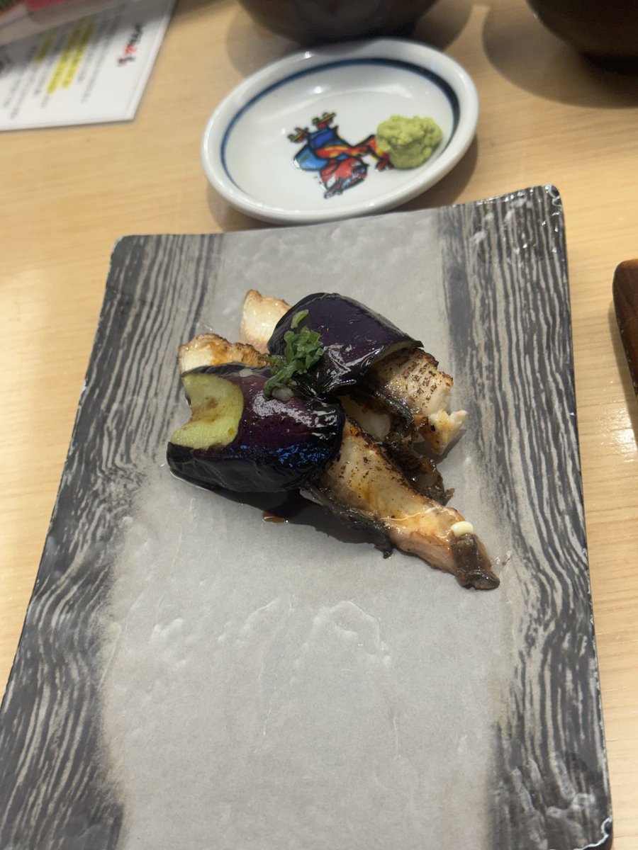 왈로미 tweet media