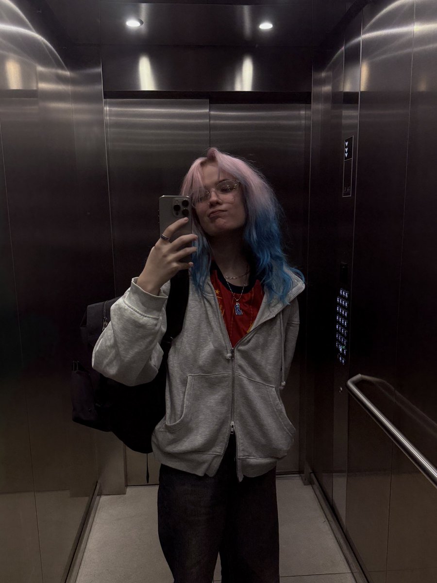 ana howard tweet media