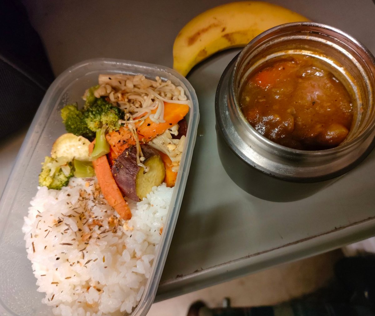 こんこん tweet media