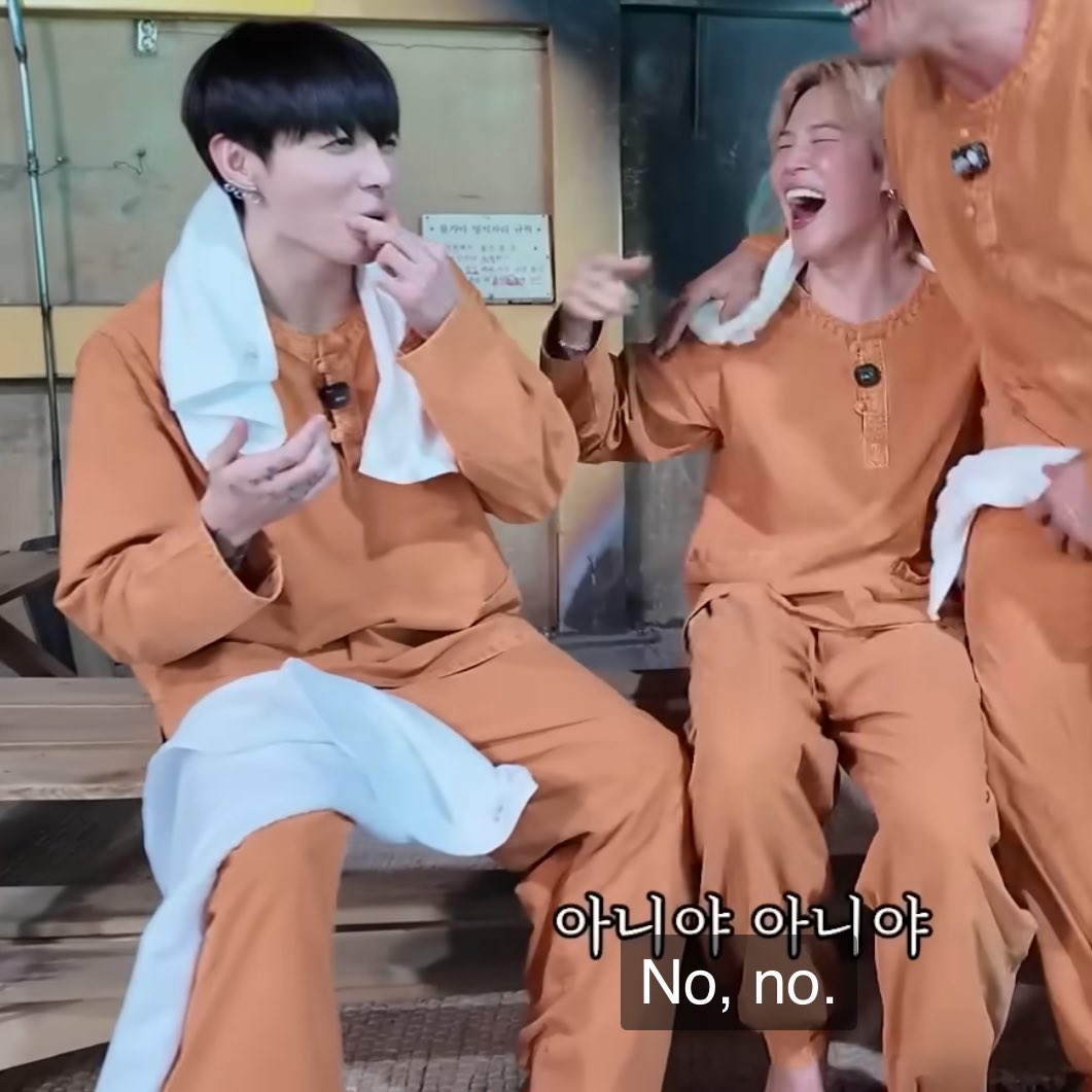 ♥︎з♥︎ seeing bts tweet media