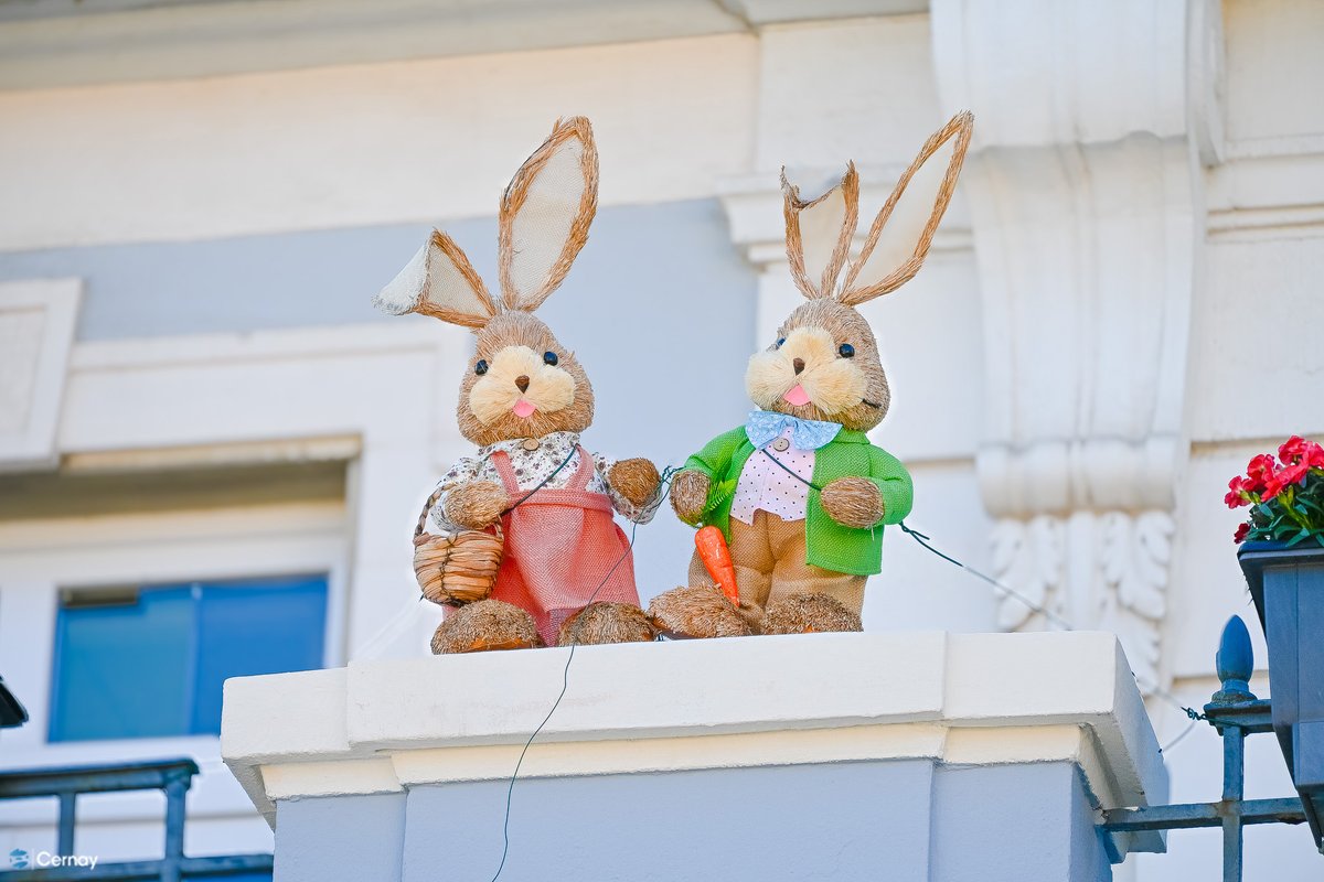 VilledeCernay's tweet image. En cette période printanière, notre Ville s’est parée de jolies décorations pour célébrer Pâques dans une ambiance chaleureuse et conviviale. Un grand merci à nos agents des services techniques. Très belles fêtes de Pâques à toutes et à tous ! #cernay