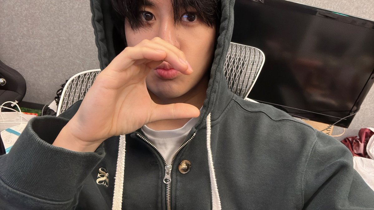 𝚁𝚑𝚎 ¹³¹ 🆔 tweet media