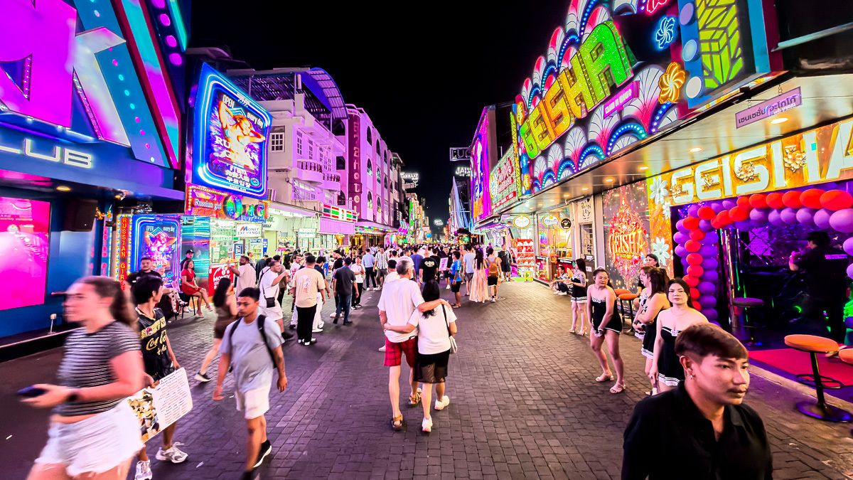 Dave the Rave Bangkok tweet media