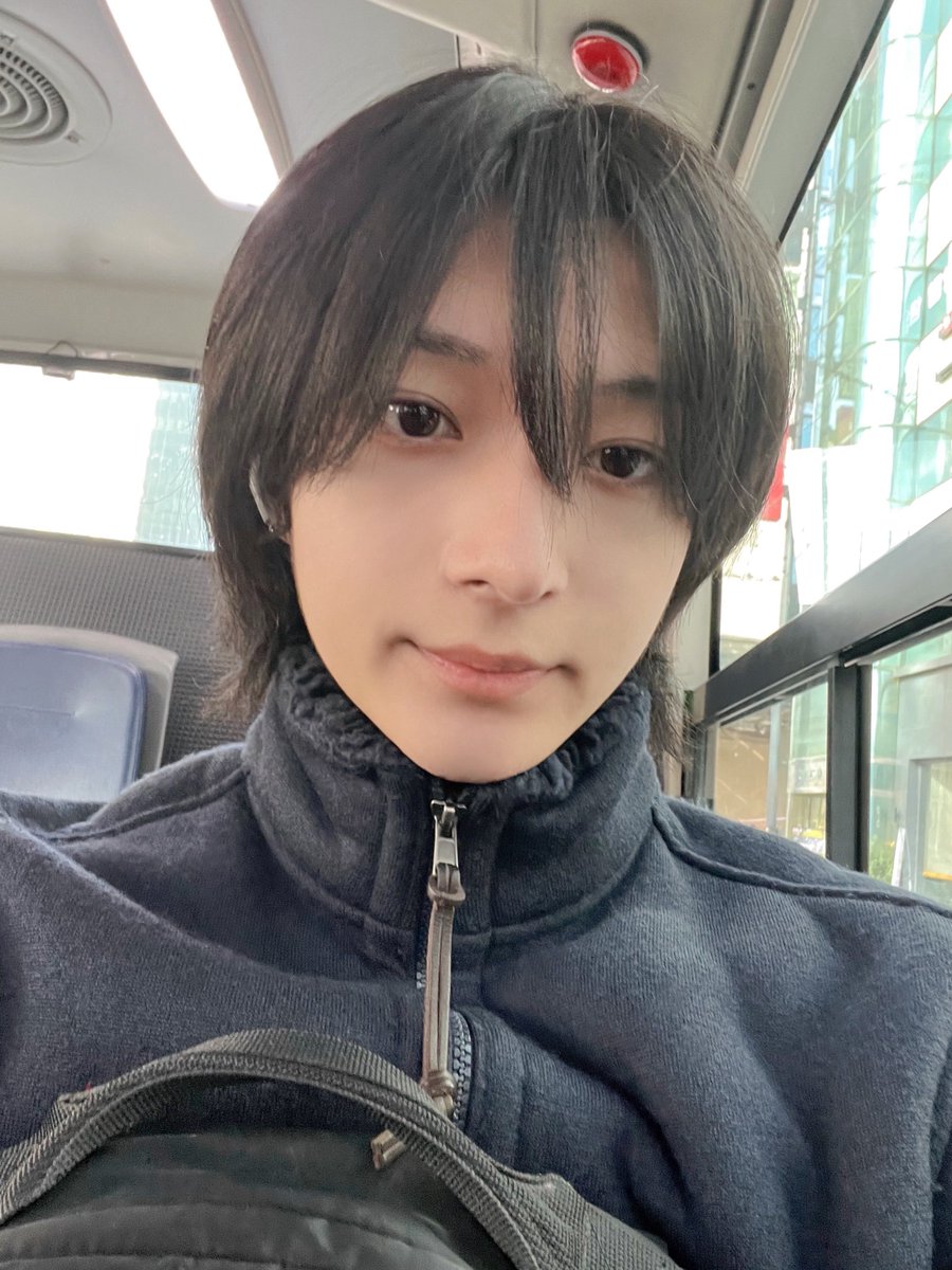 flowerfrog0311's tweet photo. 데뷔 전 동화의 장발 지지합니다 https://t.co/C4KEgwLutl