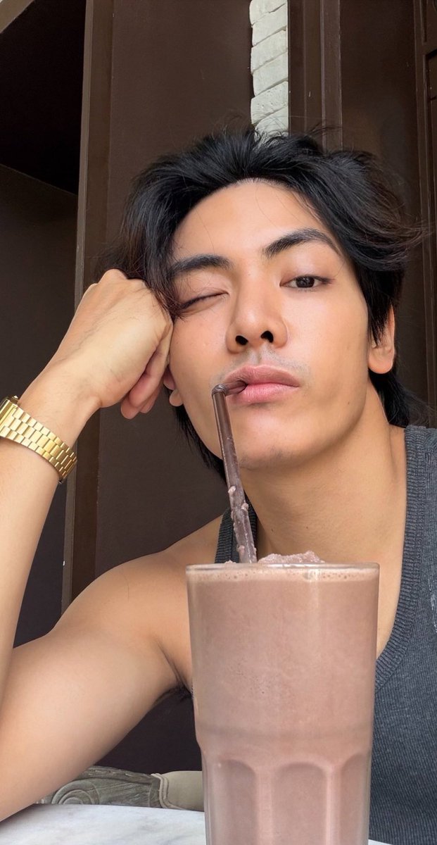 Sue✨eyes on you 👁️👄👁️ tweet media