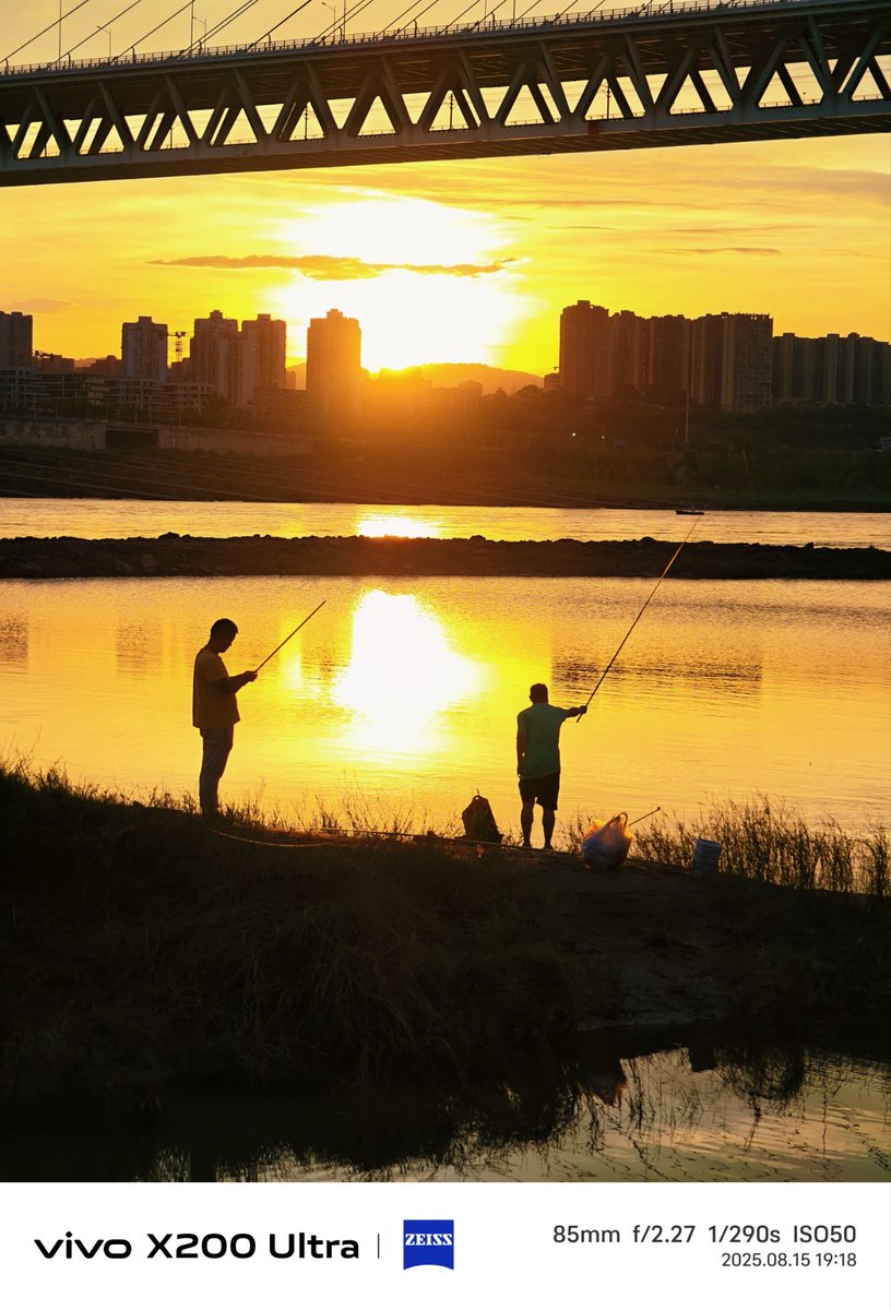 s_ishida2's tweet image. Photography for beginners: Start with natural light! Shoot at golden hour (1hr after sunrise/1hr before sunset) – soft, warm tones make every shot pop. No fancy gear needed: even a phone works! #Photography101 #BeginnerPhoto #NaturalLightMagic