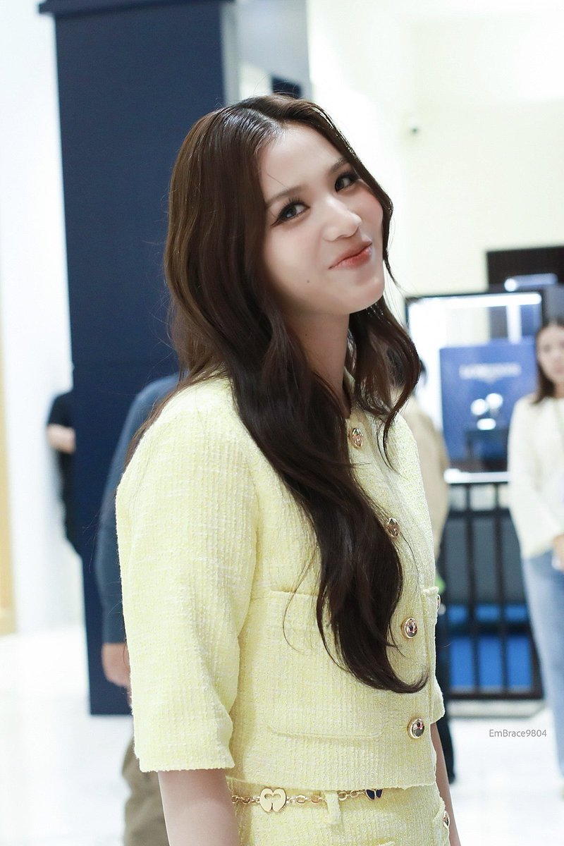 น่าย้ากกกกก 🥰🥰🥰

MAJE STORE OPENING X BONNIE
#MajeParis
#beonnnie