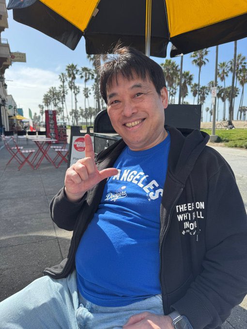 まこまこ tweet media