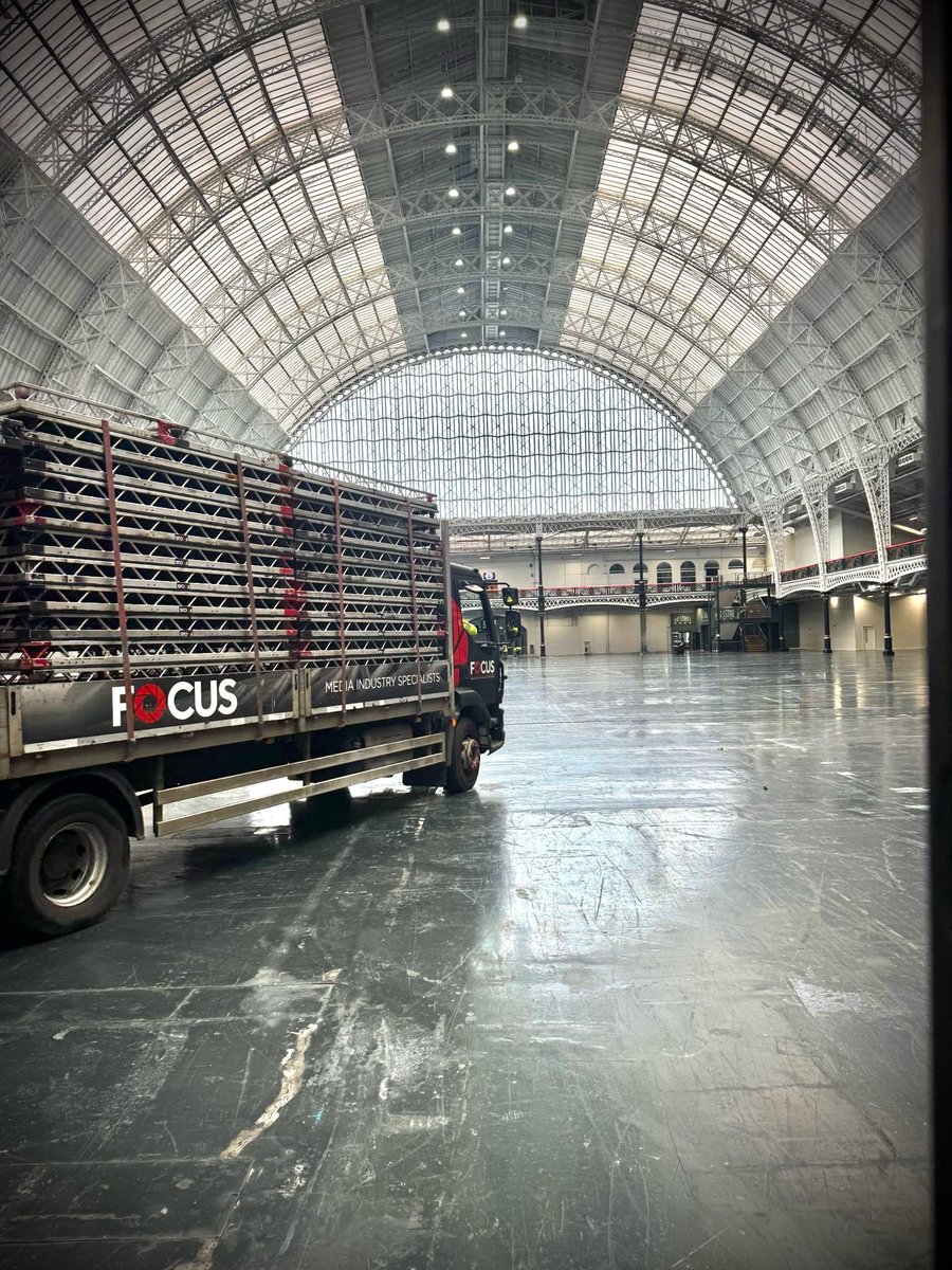 FocusRigging's tweet image. 𝐈𝐓’𝐒 𝐅𝐈𝐆𝐇𝐓 𝐖𝐄𝐄𝐊 🚨

We’re loading in 𝐓𝐎𝐃𝐀𝐘 💪

The stage will be set for a massive night of boxing:

🥊 Dubois vs Harper
🥊 Scotney vs Flores

All going down at London’s Olympia, live on Sky Sports 🔥

Let’s go💥

#london #olympia #boxing #fightweek #teamfocus