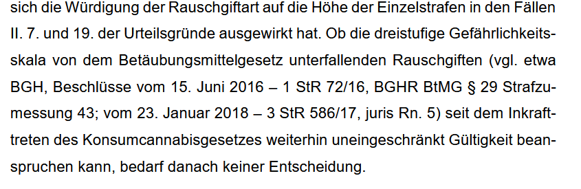 sebasobo's tweet photo. Oha, der 3. Senat des BGH hat zwei Jahre nach Inkrafttreten des KCanG bemerkt, dass seine BtM-rechtliche "Gefährlichkeitsskala" (Cannabis-Amphetamin-Kokain/Crack/Heroin etc.) ins Wackeln geraten ist. Er lässt die Frage aber offen... https://t.co/G12I9m2URf