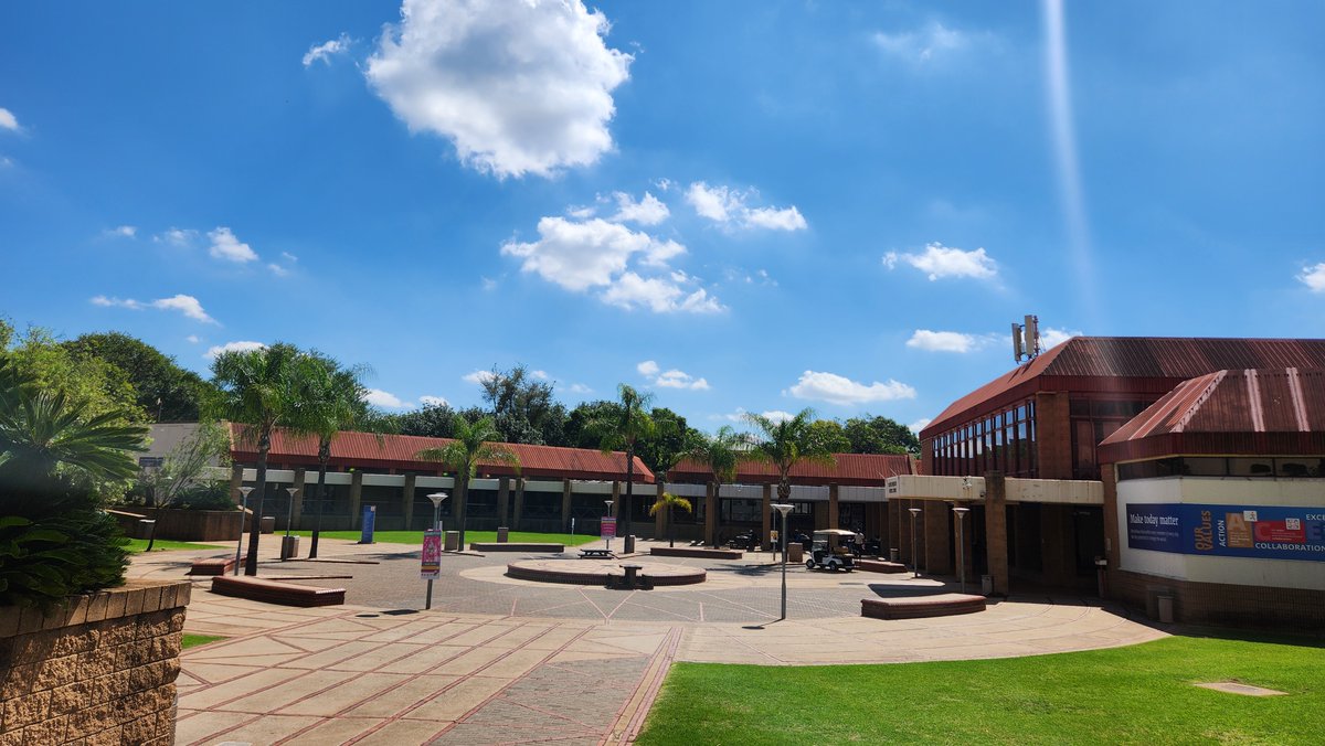 UPTuks's tweet image. Campus feels a little quieter during recess.

We miss our students and can’t wait to welcome you back on Tuesday!

#UniversityOfPretoria #CampusLife