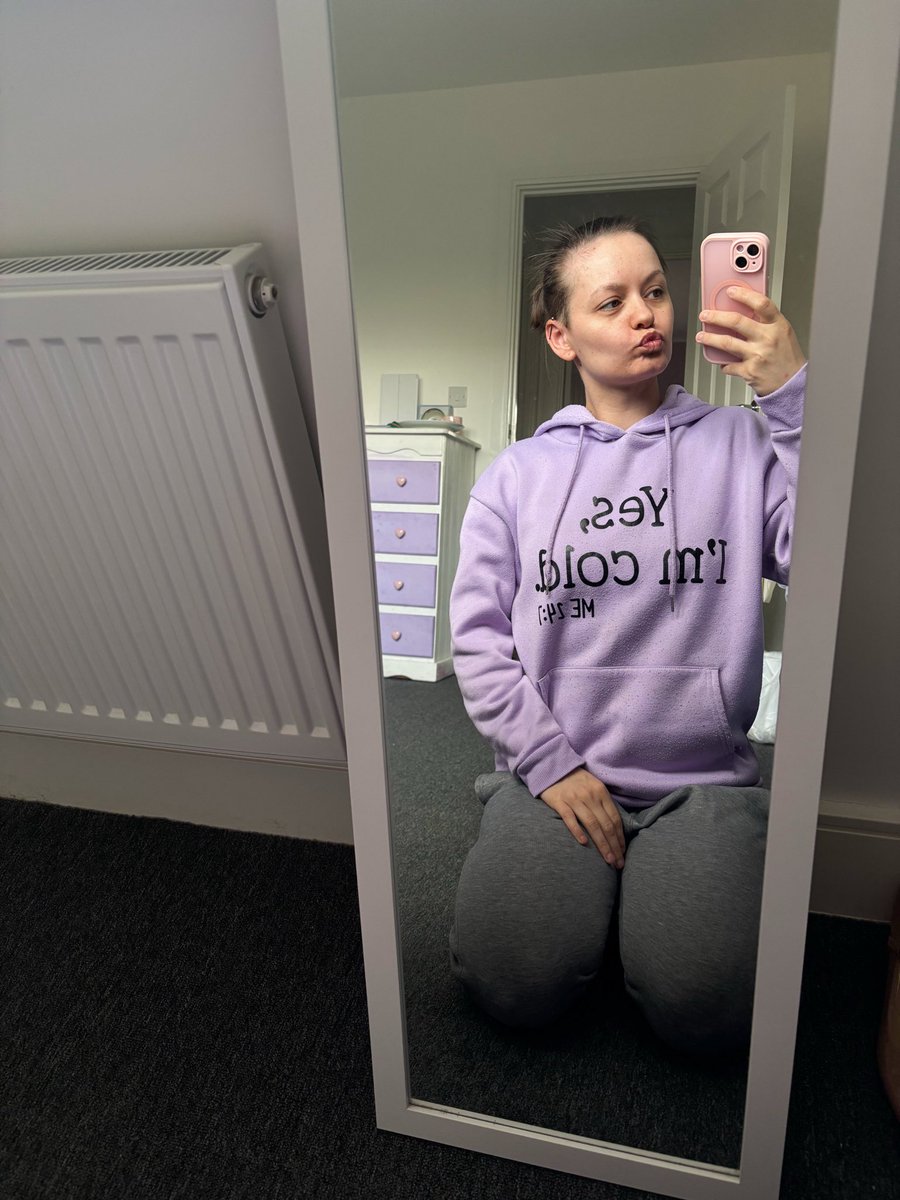 chl03_xoxo's tweet image. Todays #mumfit 

Comfy, cosy and practical for a day at home doing housework🎀

Hoodie is Shein
Joggers are Primark

#housework #comfyfit #myootd