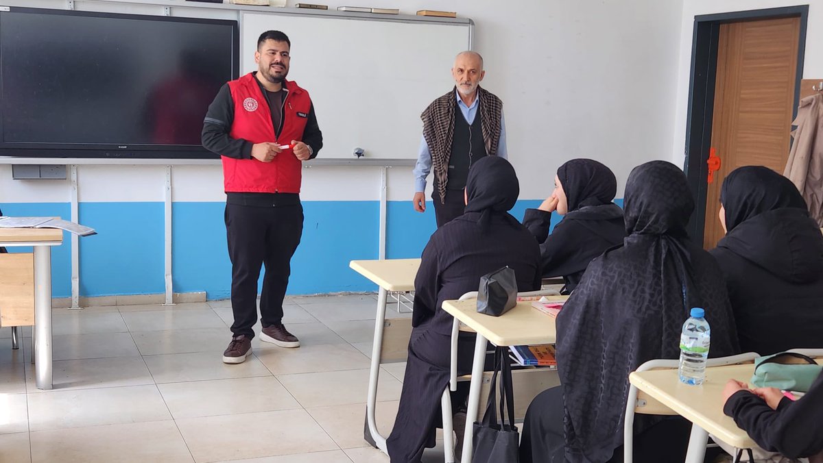 GSB_ToroslarGM's tweet photo. 🎭🎤📚 Kültür ve sanat dolu bir yolculuk başlıyor!

Kültür sanat yarışmalarımızın tanıtımı kapsamında Necip Fazıl İmam Hatip Lisesi’ndeki öğrencilerimizle bir araya geldik.
Bilgi, ses, şiir, tiyatro ve münazara alanlarında yeteneklerini keşfetmeye hazır gençlerle buluştuk. https://t.co/wIVavNJPPS