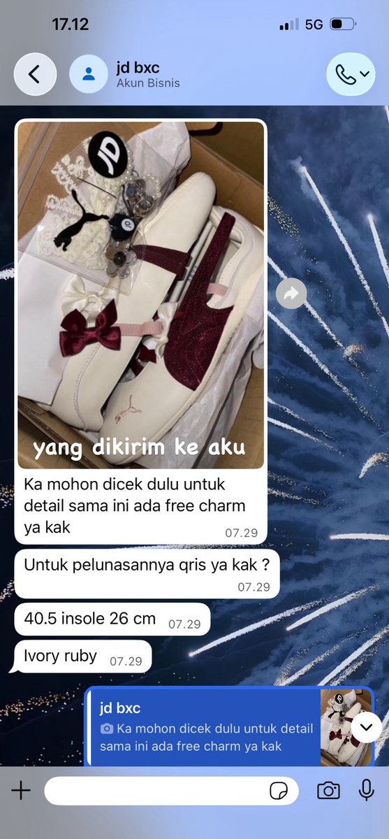 cccrybabbies's tweet photo. dan pake foto testi palsu pedahal itu sepatu yang dia kirim ke aku punya dia sendiri https://t.co/Rof5v1WscS