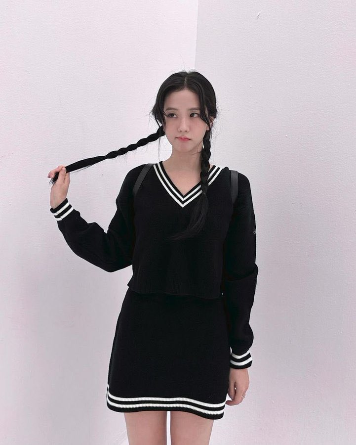 About Jisoo tweet media