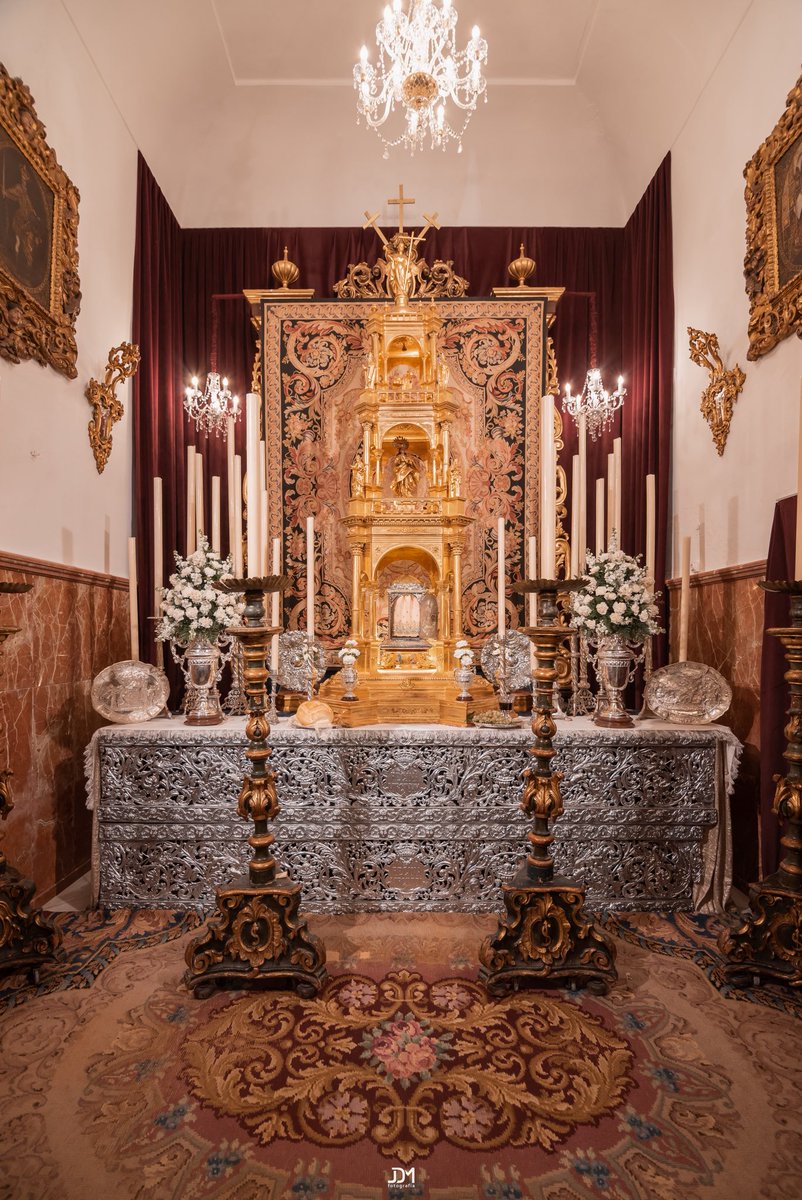 🔵 MONUMENTO EUCARÍSTICO DEL JUEVES SANTO

Es Jueves Santo, día del amor fraterno, en el que se celebra la Misa in Coena Domini, tras la cual el Cuerpo de Nuestro Señor queda reservado a la espera de su gloriosa y triunfal Resurrección.
