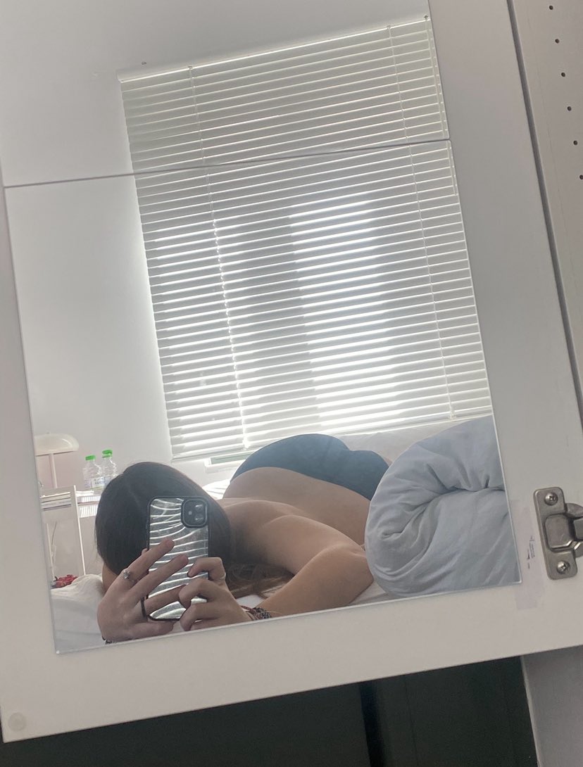 mia 🚬 tweet media