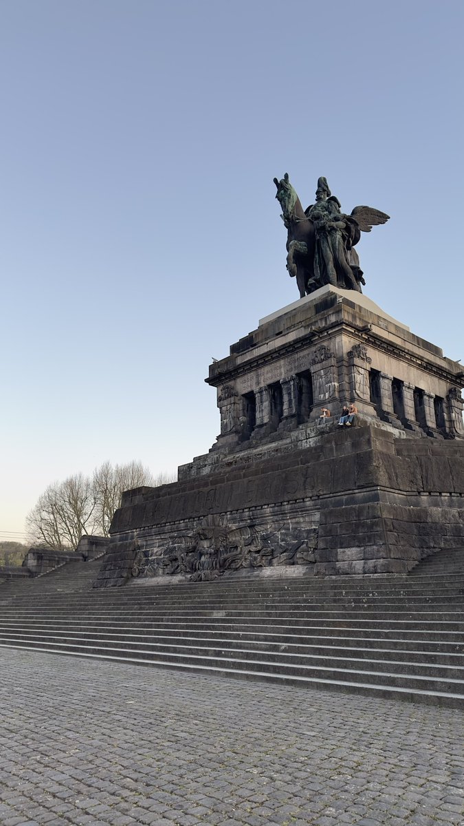 ᗩŋɖᖇɛą 🇦🇷🇩🇪  tweet media