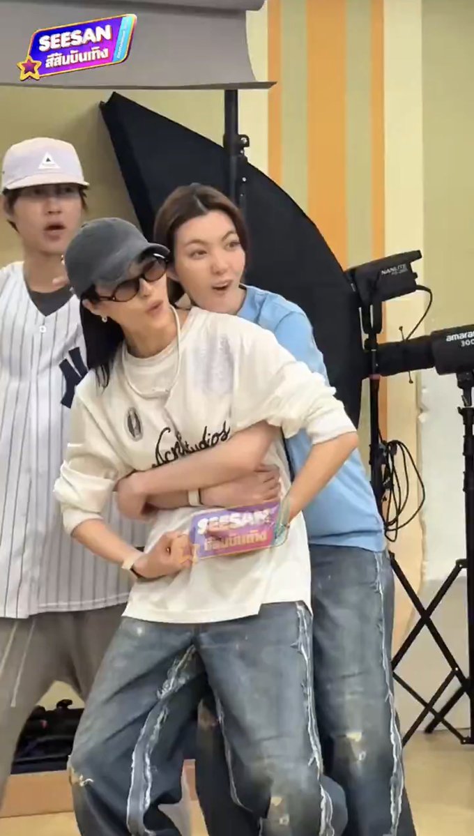 june 🌈 tweet media