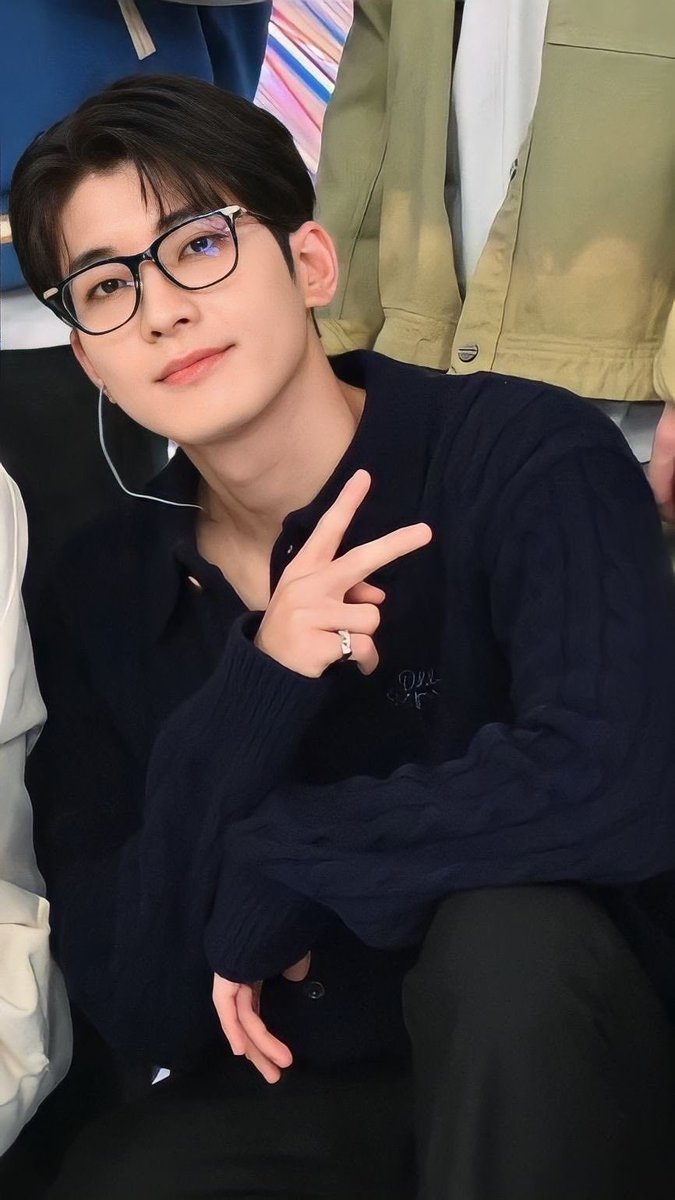 안경냥이 tweet media