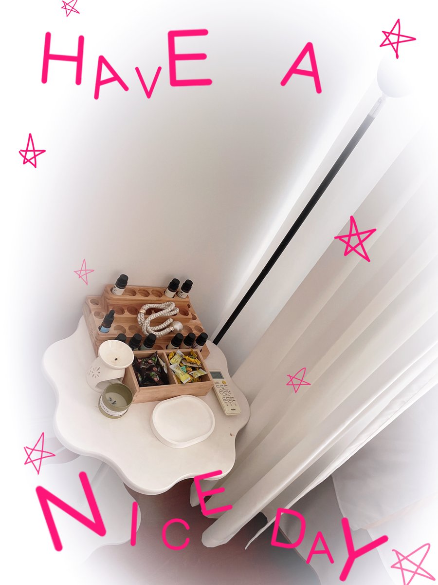 YoTusk's tweet image. "Sorting old stuff Turn clutter into clarity—one box, one memory at a time.  #DeclutterLife #OldTreasures"