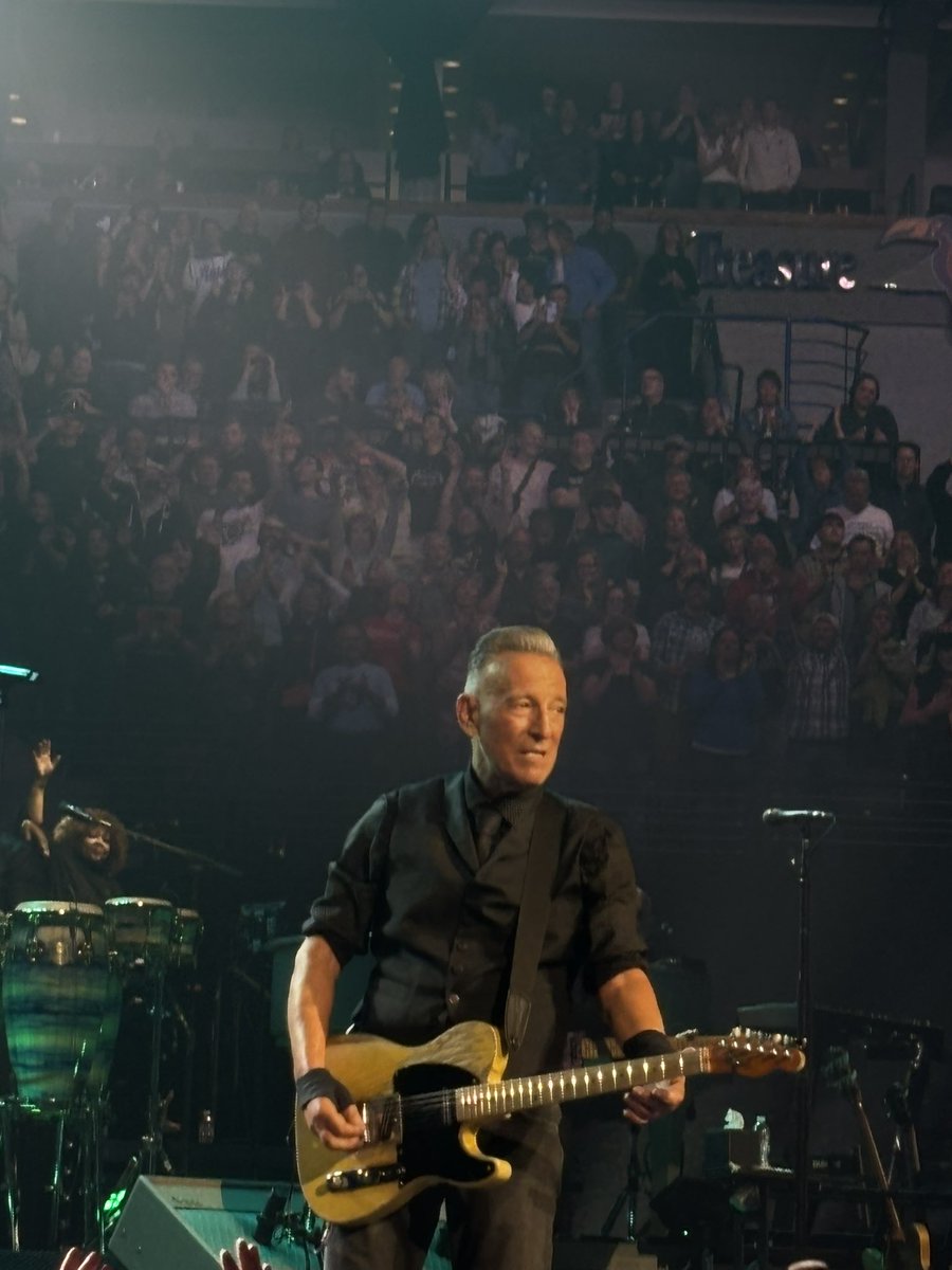 emily 🍅 tweet media