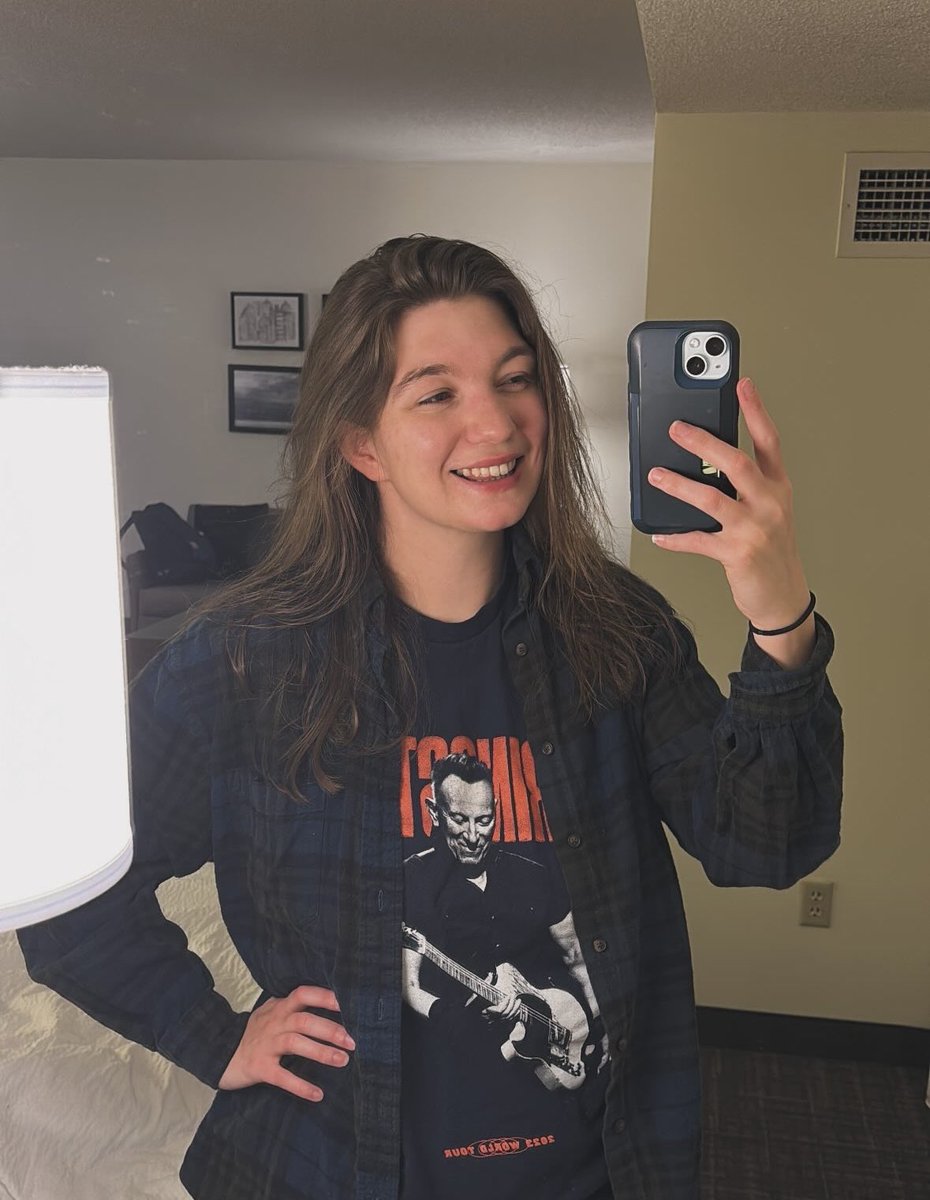 emily 🍅 tweet media