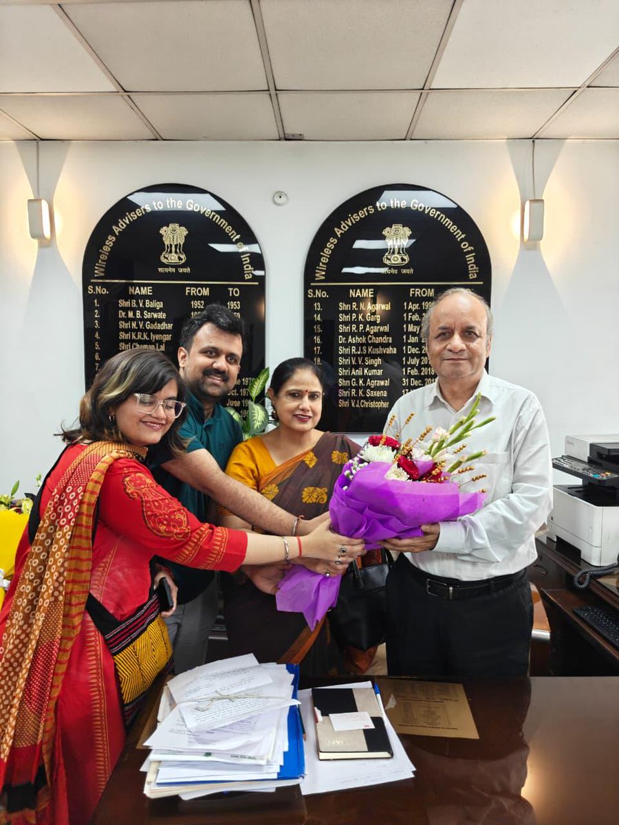 DoT_India's tweet image. Sh. Naresh Kumar Bhola assumes charge as Wireless Advisor to the Government of India at the Department of Telecommunications (DoT), ushering in a new phase of innovation, policy leadership, and future-ready connectivity for India’s telecom sector.

#DigitalIndia #Leadership