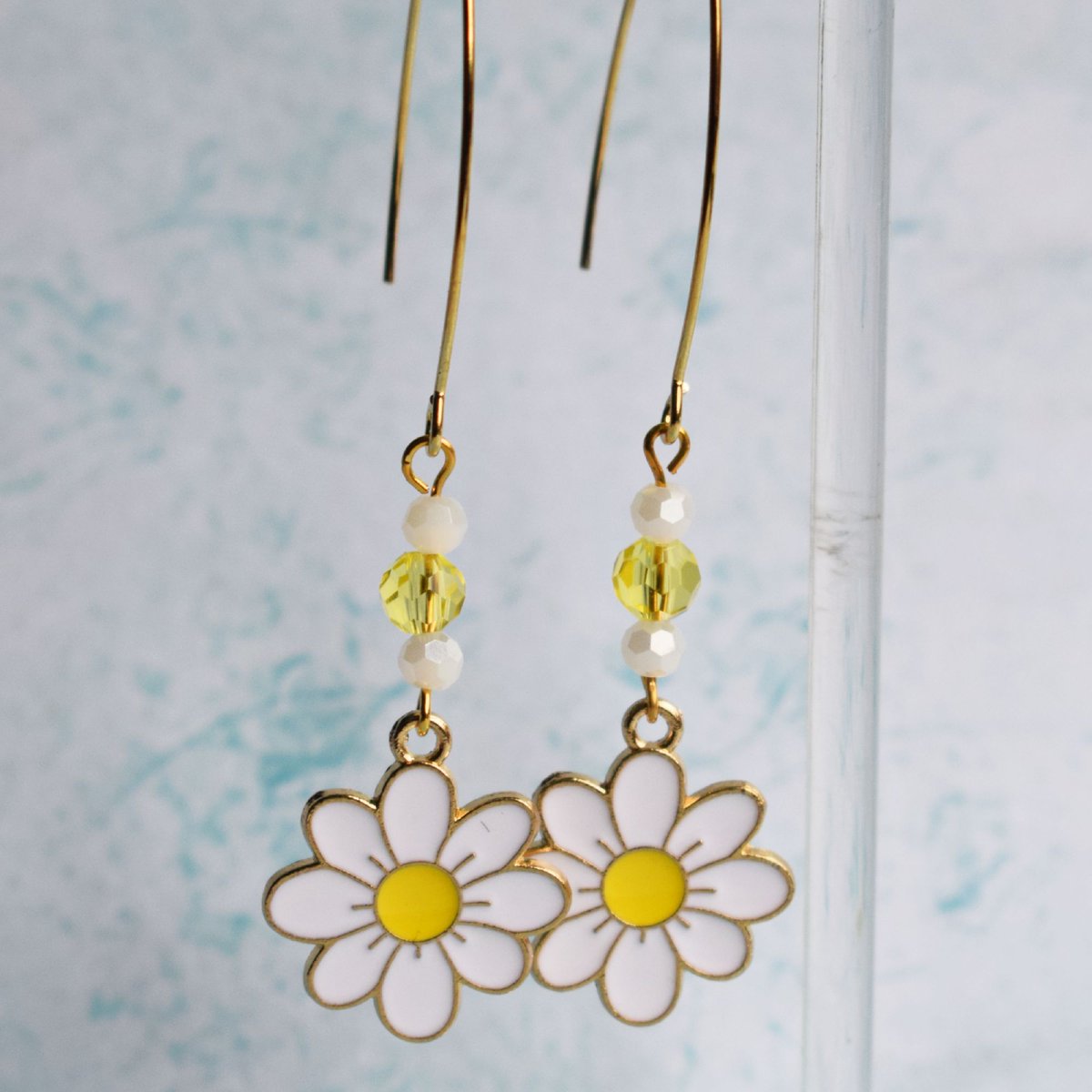 SarahDaisyBlue's tweet image. These daisy earrings are perfect for Spring and Summer!

#earrings #daisy #floral #etsyhandmade

bluebirdsanddaisies.etsy.com/listing/189199…