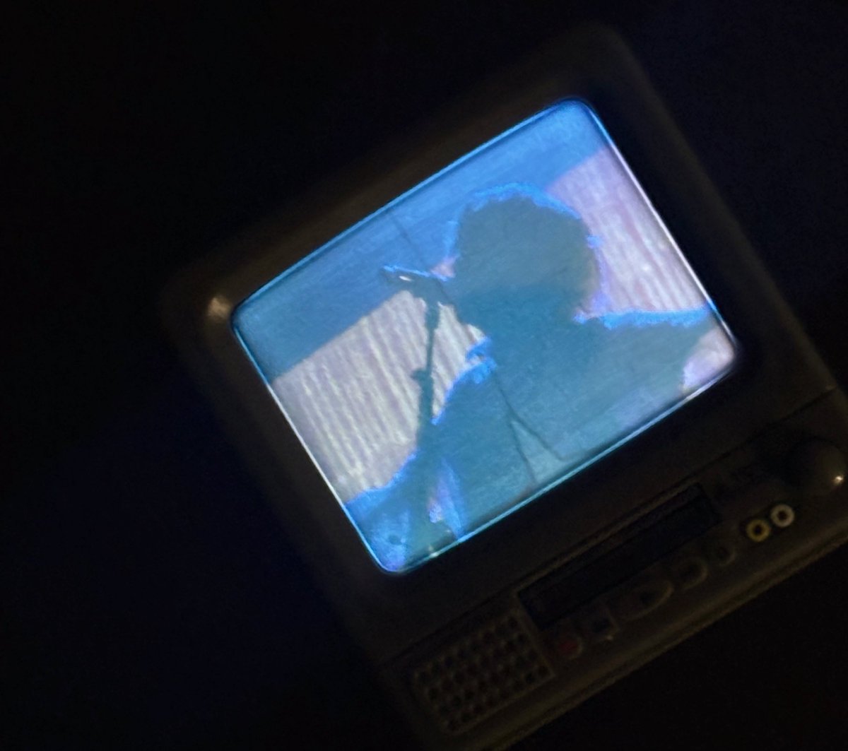 デウン tweet media