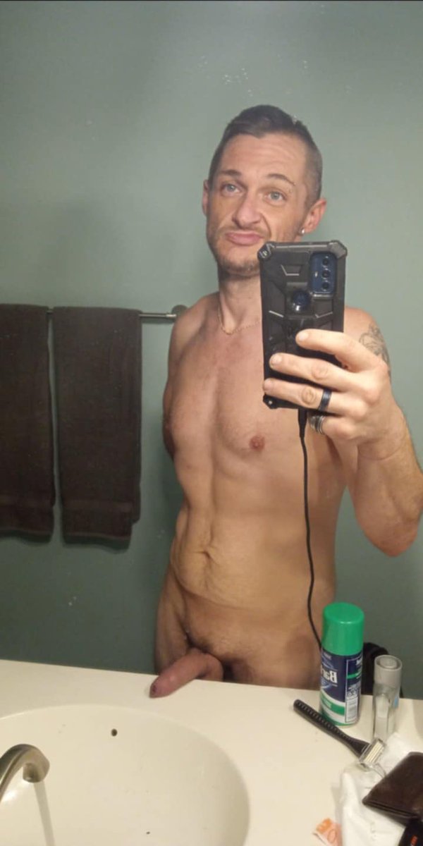 UncutDaddy32 tweet media