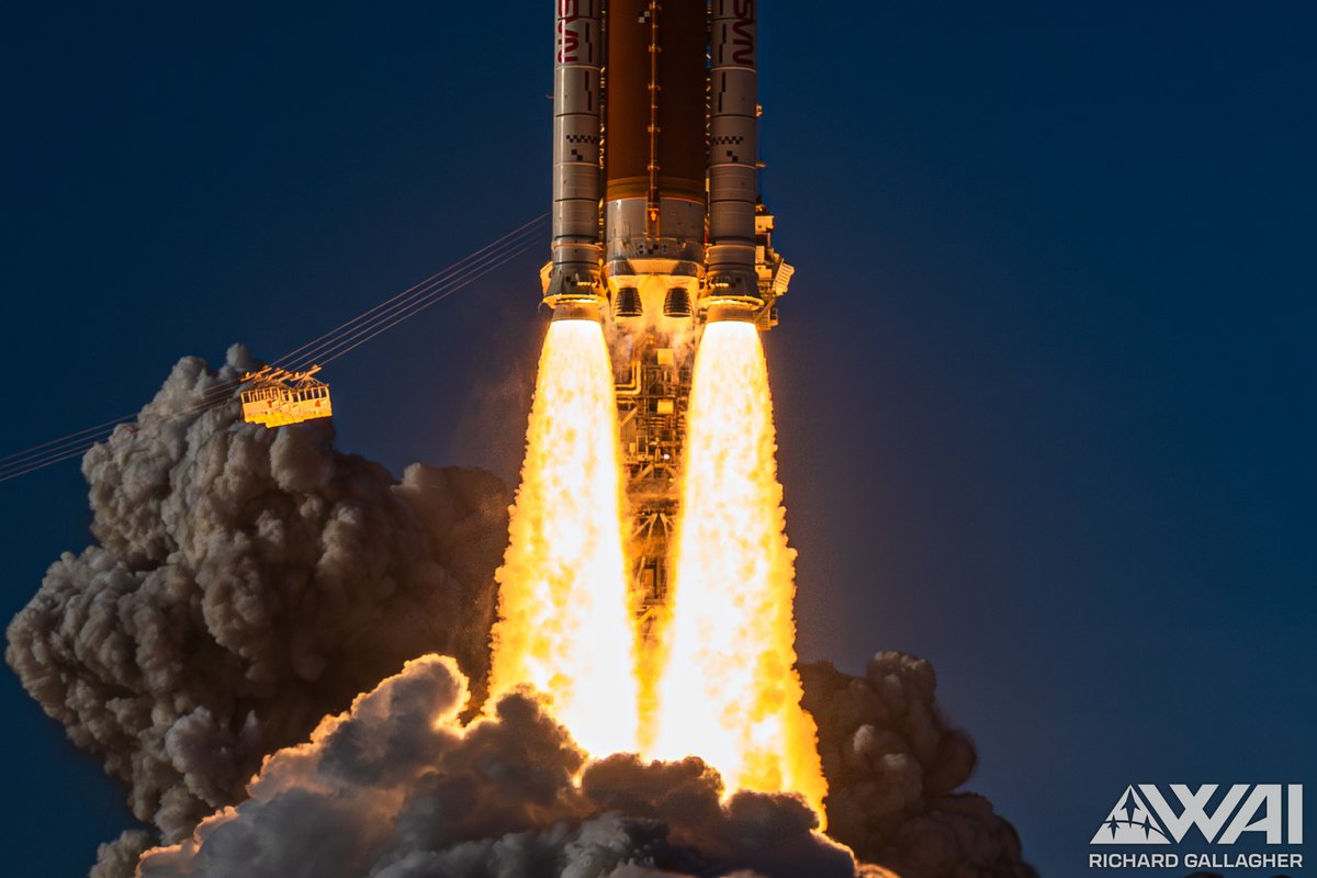 syncronus's tweet image. During the launch of Artemis II, the Emergency Escape Baskets were actually visible, where the astronauts could be hiding.

'No worries. That was a completely normal, planned procedure.'