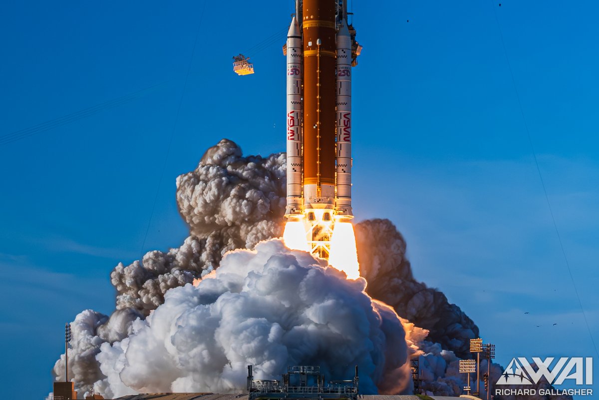 syncronus's tweet image. During the launch of Artemis II, the Emergency Escape Baskets were actually visible, where the astronauts could be hiding.

'No worries. That was a completely normal, planned procedure.'