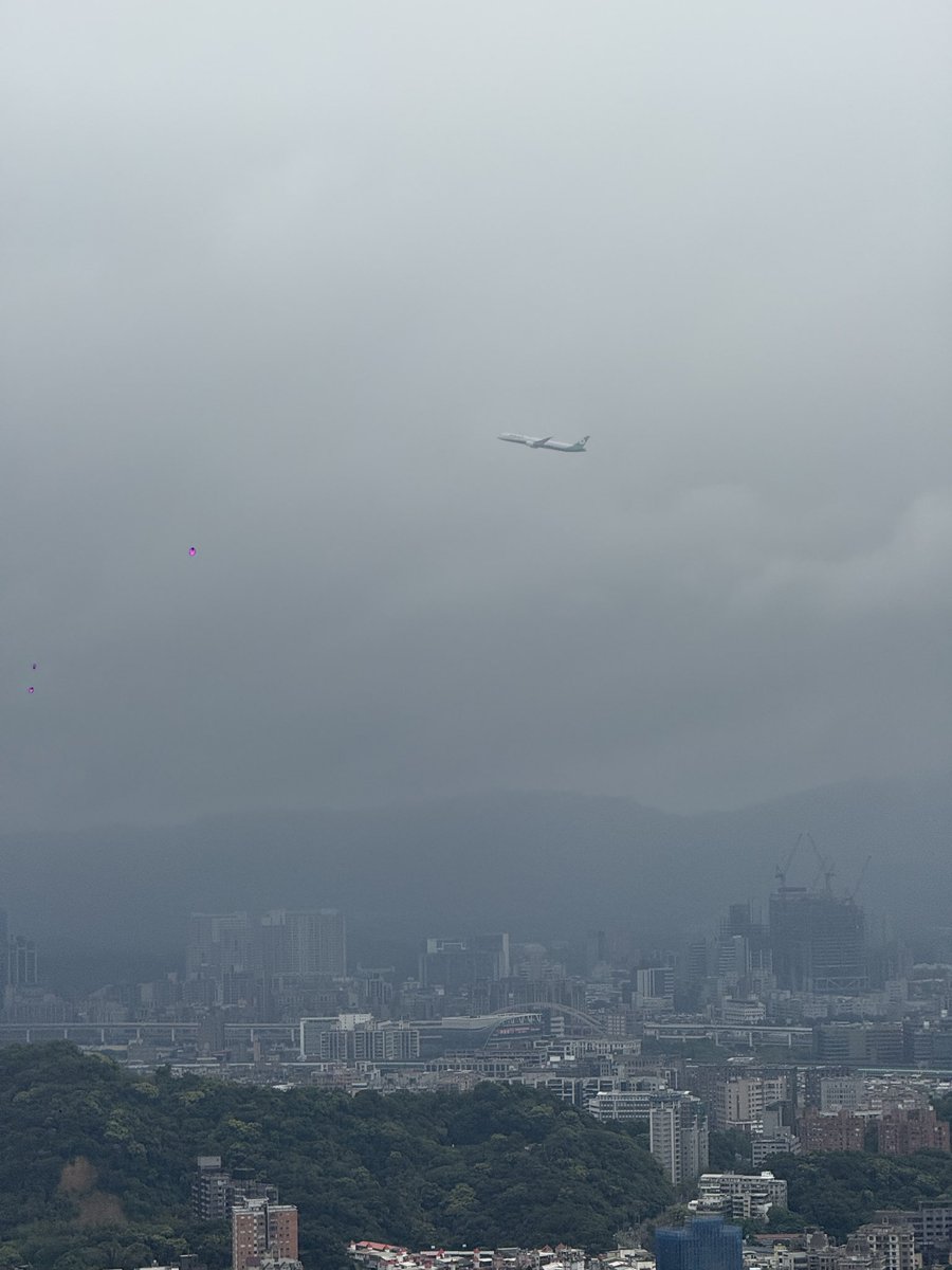 Qingfenting #taiwan #taipei #travel #photography #photooftheday  #building #Taipei101 #Architecturedesign #taipeitravel #streetphotography  #iseetaiwan #cyperpunk #coffee #ximending #qingfengting #hike