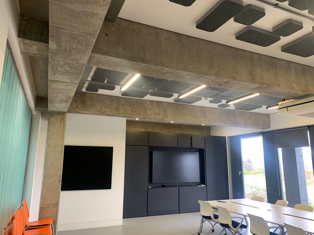 RapidTechToday's tweet photo. 📸 A closer look at the acoustic wall and ceiling panels installed in this space.

Combining both treatments helps reduce echo and improve speech clarity across the room.

📲Learn more - https://t.co/jQBYghXDHE 

#AcousticSolutions #OfficeAcoustics #WorkplaceDesign https://t.co/ZixshuN52D
