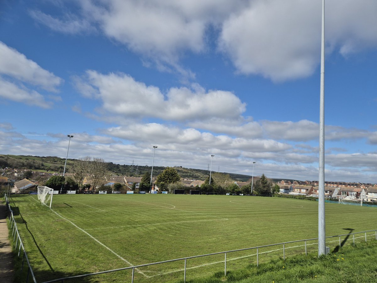 Mile Oak FC tweet media