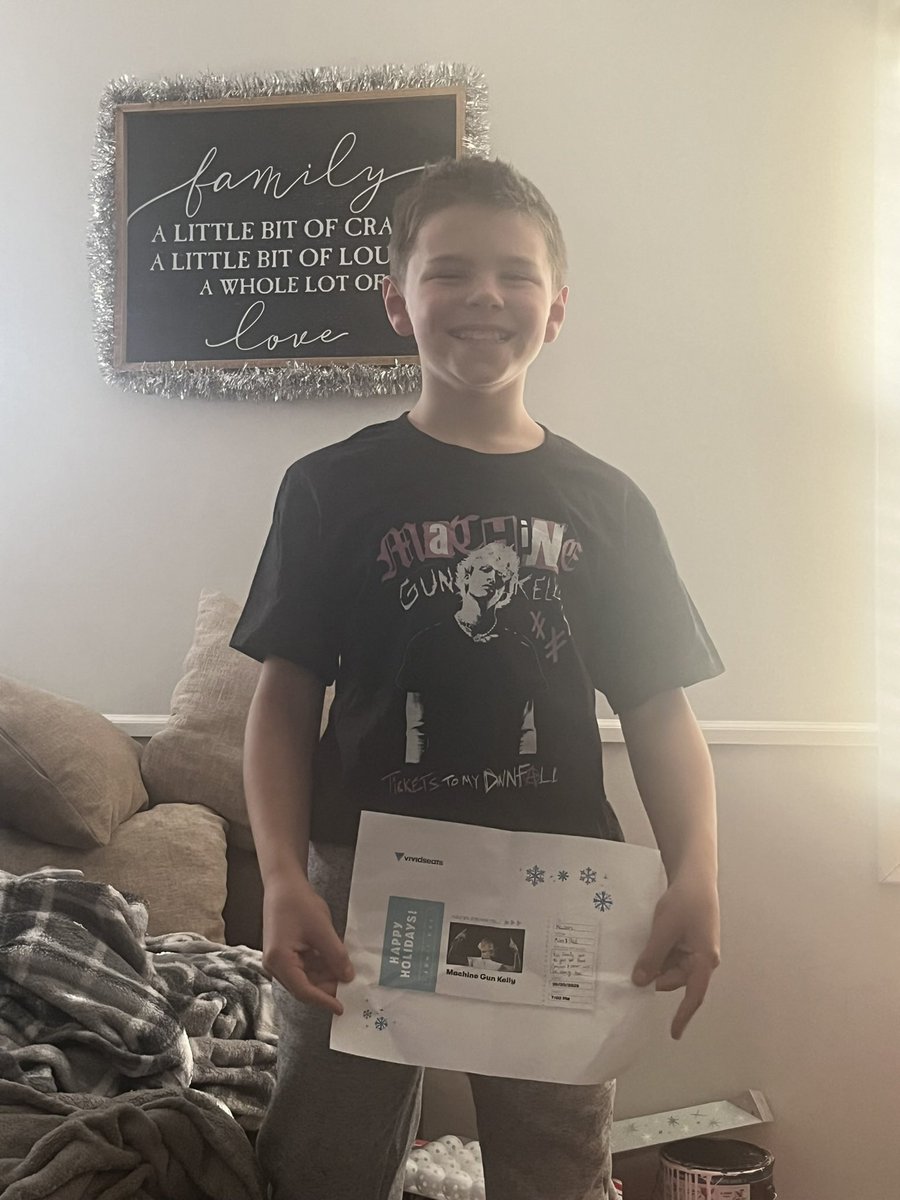 porterpotter20's tweet photo. Hey @machinegunkelly this kids 10 today and a huge fan. Any chance he can get a birthday shoutout from you? His names Kaiden and will be at your show June 20. https://t.co/7kAzS1cMK0