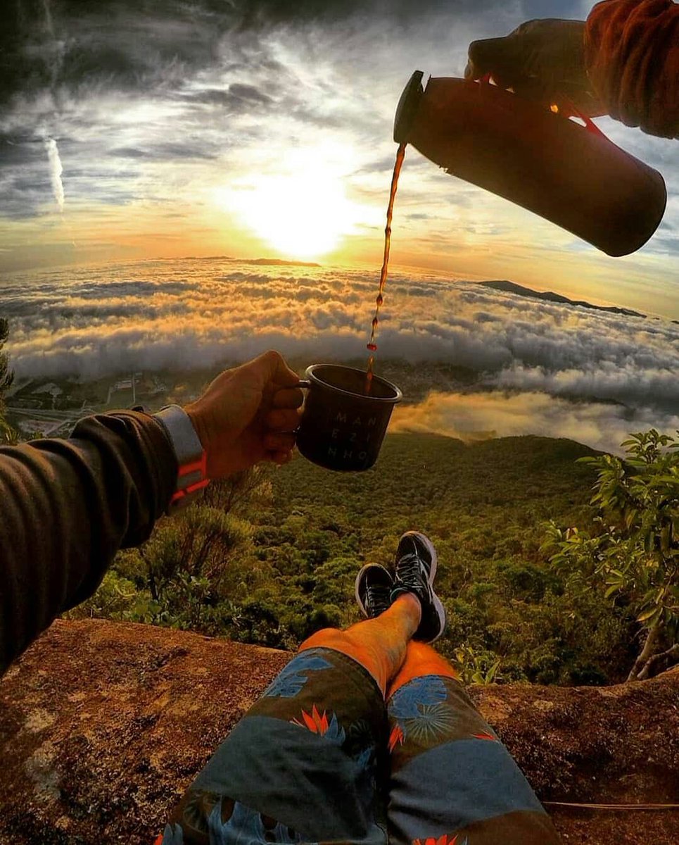 AntonioGon2315's tweet image. Vistas que recargan el alma. ☕️✨
Gratitud y optimismo para arrancar el día. Que nada los detenga hoy. 📈
#Morning #CoffeeLover #Landscape #BuenosDías