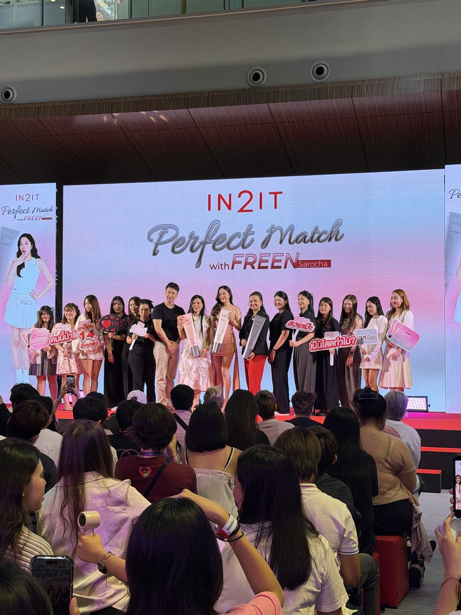 Bru (blue) 🌷🪽 tweet media