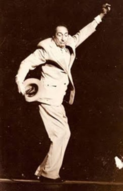 <a href="/TNCubaOficial/">Teatro Nacional de Cuba 🇨🇺</a> <a href="/TNCubaEnRedes/">Subdirección Técnico - Artística</a> <a href="/ArtEscenicasCub/">Consejo Nacional de las Artes Escénicas Cuba</a> <a href="/CubaRachelCult/">Rachel Garcia Heredia</a> <a href="/LuisMorlote/">Luis Morlote Rivas</a> <a href="/canalhabana_cu/">Canal Habana</a> <a href="/TribunaHabana/">Tribuna de La Habana</a> <a href="/cphumor_cuba/">cphumor</a> 📷 | Arredondo, o Bernabé como le recuerda el pueblo, hizo de la picaresca también una defensa de la identidad nacional. 🇨🇺 
📎 n9.cl/4dahsl #Efemerides #humor #TNCubaEnRedes