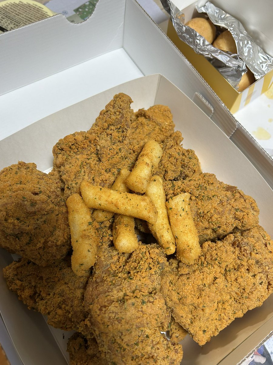 카프리아 tweet media